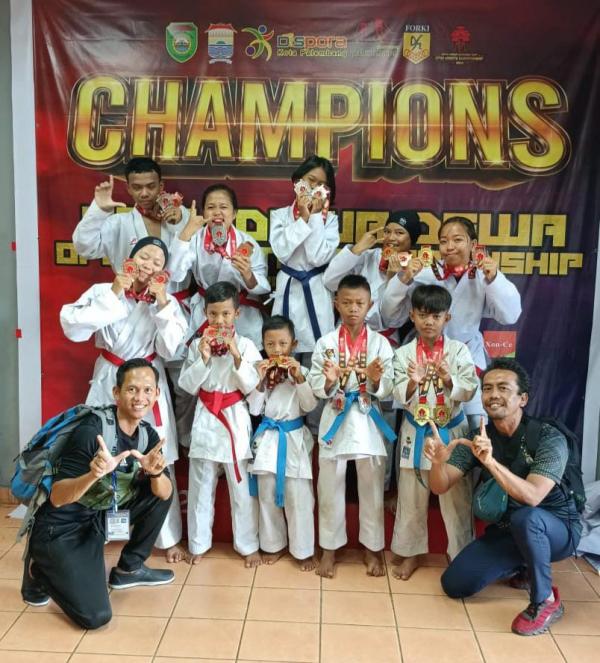 Event Warrior Cup Karate Championship Palembang, Atlet Asal Way Kanan Bawa Pulang 20 Medali
