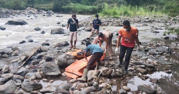 Geger ! Sesosok Mayat Pria Tanpa Identitas Ditemukan di Sungai Cimanuk Garut