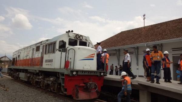 Pak Jokowi, Madura Butuh Kereta Api, Mohon Jalur Rel Diaktifkan Kembali