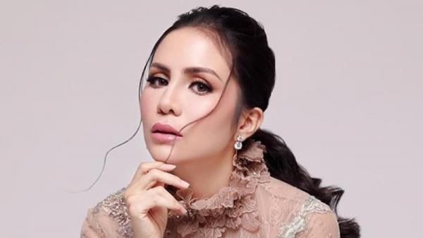 Sederet Artis yang Menikah dengan Crazy Rich Surabaya, Salah Satunya Momo Eks Geisha