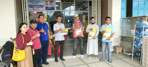 Tekan Laju Inflasi, Bulog Pasangkayu Gelar Operasi Pasar ke Sejumlah Titik