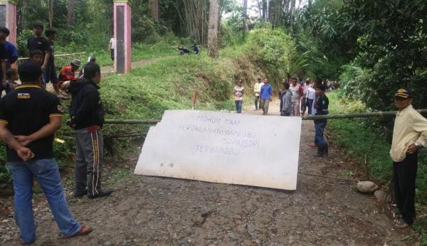 Dituntut Perbaikan Jalan di Batu Kianak, Bupati Torut Malah Sebut Warganya 'Preman'