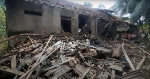 Dahsyatnya Ledakan Petasan di Cilacap, Pemuda Tewas Terpental Hingga 7 Meter