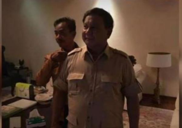 Kisah Abun, Penjahit Baju Safari Prabowo, dapat Kelebihan Bayar Rp50 Juta dari Sang Jenderal