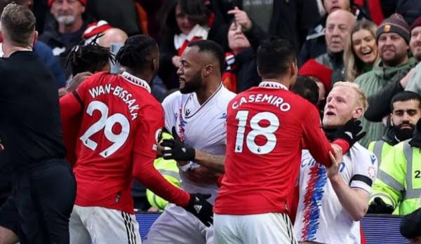 Casemiro Kartu Merah, Manchester United Bekuk Crystal Palace, Papan Atas Klasemen Panas