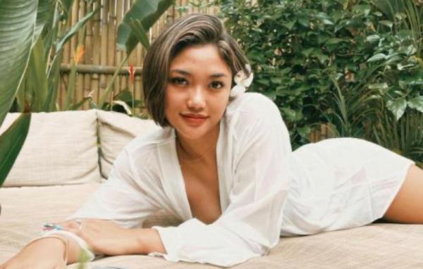 Penampilan Marion Jola Berbikini di Pantai Bikin Heboh, Netizen: Hot Banget