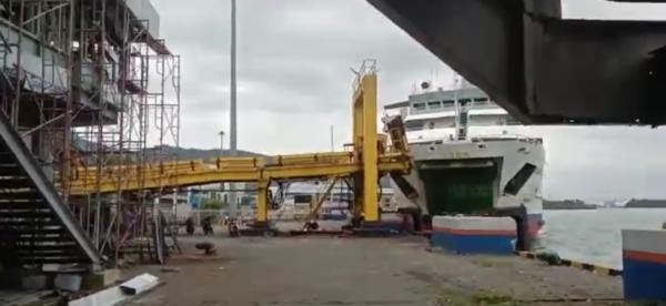 KMP Mabuhay Nusantara Tabrak Side Ramp saat Berlabuh di Pelabuhan Merak