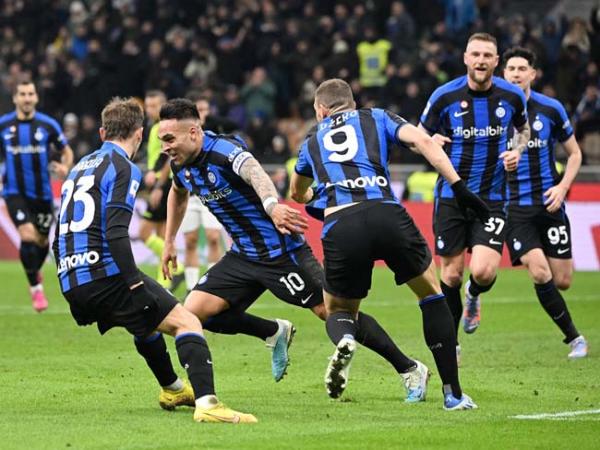 Inter Tambah Penderitaan AC Milan di Liga Italia