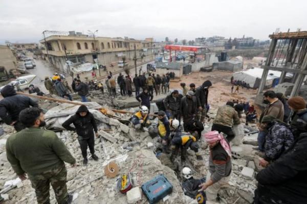 Tiap 10 Menit Ada Mayat Dikeluarkan dari Reruntuhan, Teriakan dan Tangisan Terdengar di Antara Puing