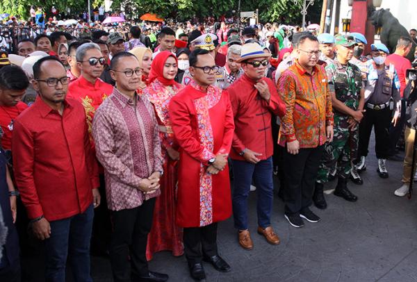 Jabatan Berakhir, Ridwan Kamil dan Bima Arya Pamitan di Bogor Street Festival Cap Go Meh 2023