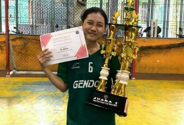 Herliana Refalda Putri  Juara  Sempoa yang juga Jago Futsal