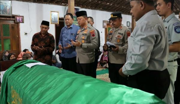 Lagi, Seorang Remaja di Sukoharjo Tewas Kecelakaan, Kapolres Bantu Evakuasi