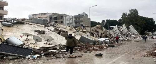 Astaga ! Jenazah Berserakan di Jalanan usai Gempa Dahsyat Guncang Turki