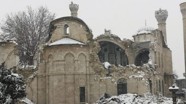 Kastil Berusia Ribuan Tahun, Rumah Bersalin hingga Masjid Runtuh Akibat Gempa Turki 7,8 M