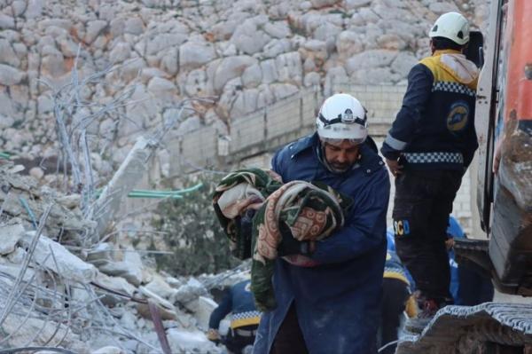 Evakuasi Terkendala Peralatan, Bau Mayat di Mana-Mana, Gempa Turki-Suriah Tembus 15.000 Jiwa