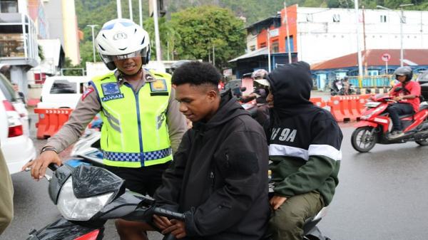 Polda Papua dan Polres Jajaran Melaksanakan Operasi Keselamatan Cartenz 2023, Hari Pertama