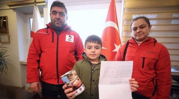 Kisah Haru, Bocah 9 Tahun Sumbangkan Tabungan Celengannya untuk Korban Gempa Turki