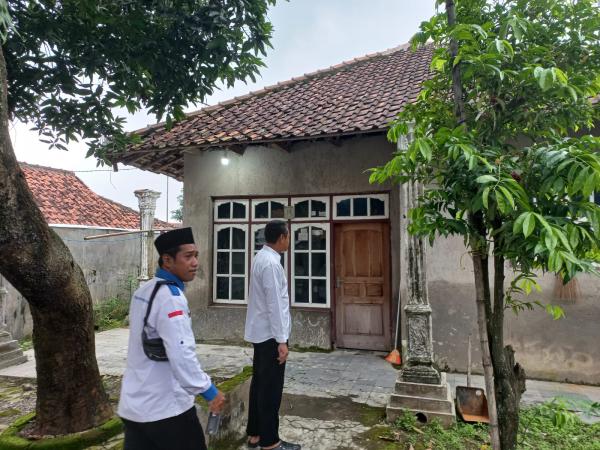 Terduga Teroris yang Ditangkap Densus 88 di Cirebon Berprofesi Jualan Kerupuk