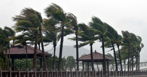 Warga Bandung Diimbau Waspada Angin Kencang Selama 2 Hari ke Depan