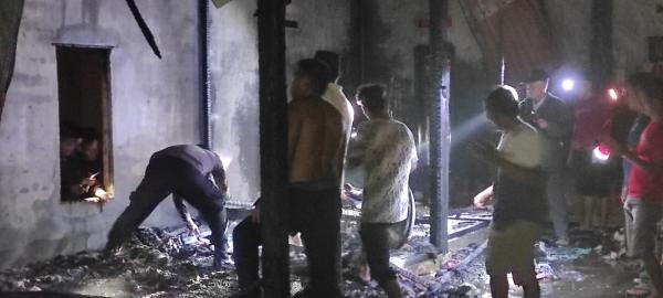 Breaking News Si Jago Merah Beraksi 1 Rumah Warga Di Sampaga Hangus Terbakar 2832