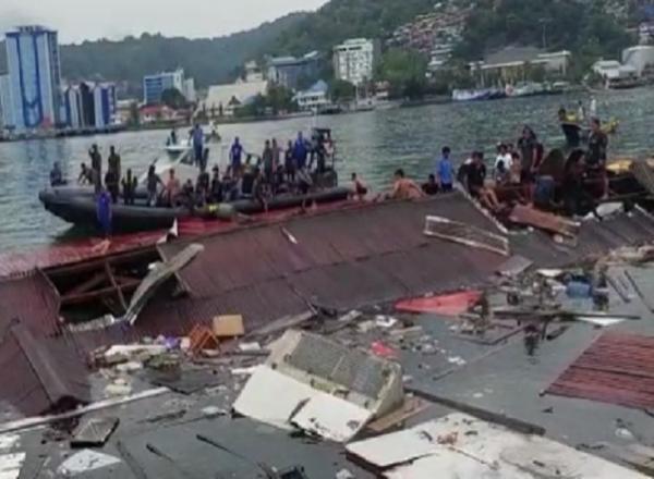 Dampak Gempa, Rumah Makan Terapung di Jayapura yang Ambruk