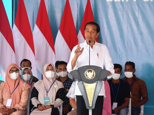 Serahkan KUR 2023, Presiden Jokowi: Pacu Peningkatan Ekonomi di Aceh