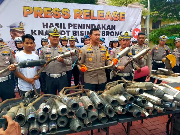 Ratusan Knalpot Brong Hasil Razia Operasi Keselamatan Lodaya 2023 Disita Jajaran Polresta Bogor Kota