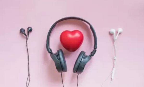 12 Rekomendasi Lagu Romantis saat Valentine, Pemanis Cinta Bersama Sang Kekasih