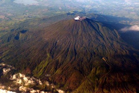 Menyibak Asal-usul Atap Jabar ini Dinamakan Gunung Ciremai