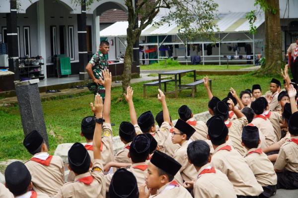 Bentuk Santri yang Disiplin, Yonif 312 Kala Hitam Subang Gelar Pelatihan di Ponpes As-Syifa