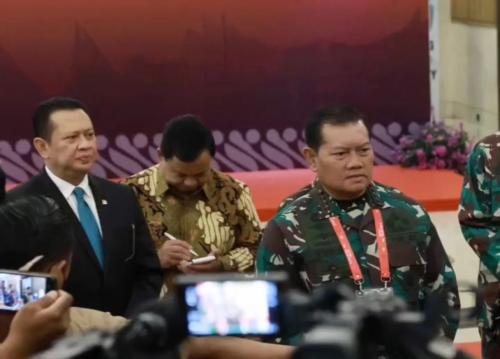 Saat Jokowi Bicara ke Media, Prabowo Fokus Mencatat, Videonya Viral di Media Sosial 