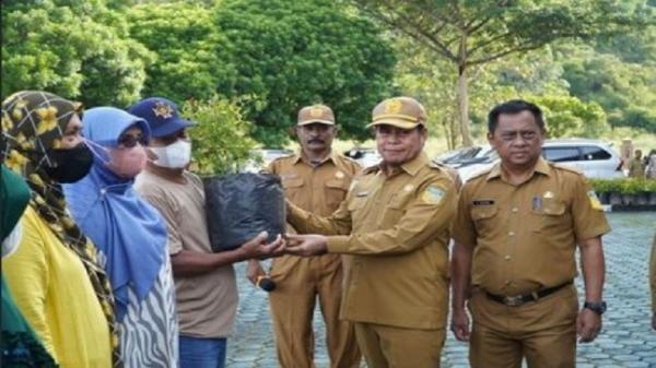 Plh Gubernur Papua Dorong ASN Aktif Berkontribusi Turunkan Inflasi, Wajib Tanam Capai Setiap Rumah