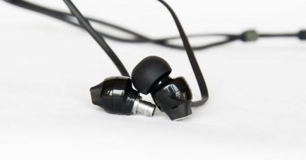 3 Dampak Buruk Sering Gunakan Headset bagi Kesehatan