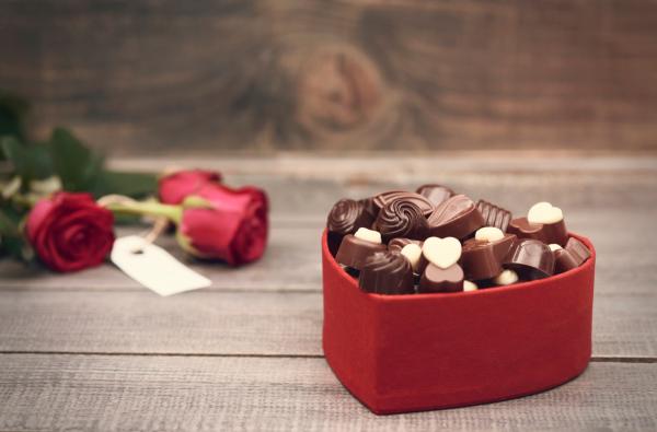 Histori di Balik Cokelat dan Mawar Merah Sebagai Simbol Hari Valentine