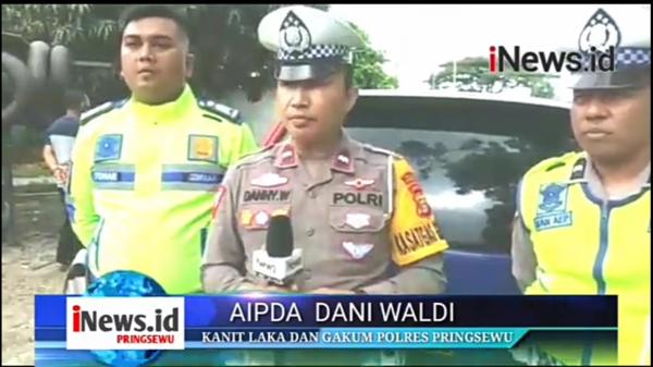Video Anggota Satlantas Polres Pringsewu Cek Lokasi Kejadian Lakalantas Ibu dan Anak