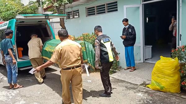 Usai Autopsi, Korban Pembunuhan di Kemurang Tanjung Dimakamkan