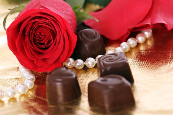 Ketahui 5 Fakta Hari Valentine, Salah Satunya Pemberian Hadiah Cokelat dan Bunga