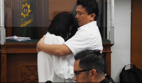 Kado Ultah Nikah Terindah, Ferdy Sambo Lolos Hukuman Mati Putri Candrawathi Diskon 10 Tahun Penjara
