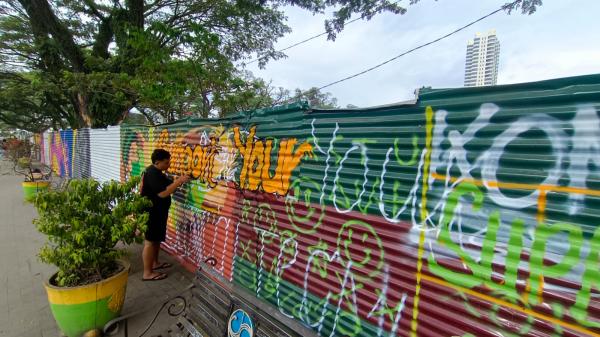 30 Seniman dari Berbagai Daerah Hiasi Revitalisasi Lapangan Merdeka dengan Mural