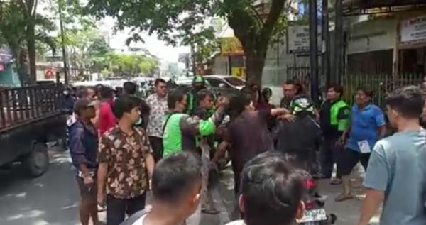 Driver Ojol di Medan Dianiaya Kawanan Jukir, Satu Pelaku Diringkus