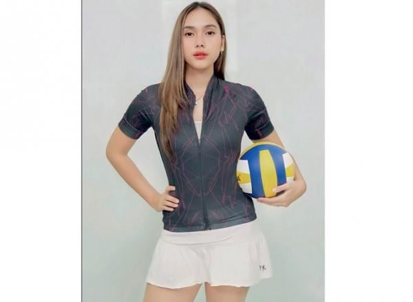 Pesona Adinda Indah, Pevoli Cantik Jabar Viral jadi Reporter Proliga 2023