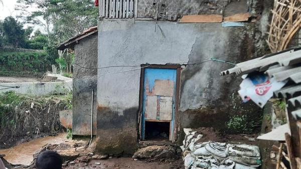 Dana Bantuan Korban Banjir Bandang Garut 2022 Ditarik Kembali, Penerima Pasrah
