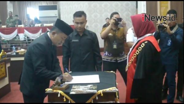 Video Maulana M Lahudin Diambil Sumpah Janji Menjadi Wakil ketua 1 DPRD Pringsewu