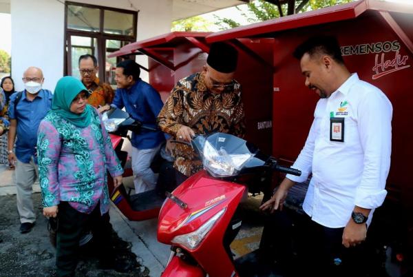 Komisi VIII DPR RI Berikan Bantuan ATENSI Bersama Sentra Bahagia