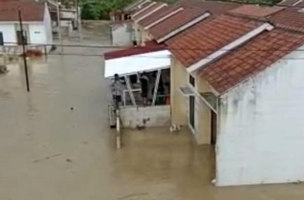 Sungai Pengkol Meluap, Perum Dinar Indah Semarang Kembali Diterjang Banjir
