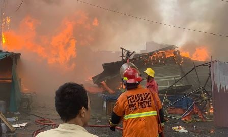 Pasar Cik Puan Pekanbaru Terbakar Lagi,  Ratusan Kios Pedagang Ludes