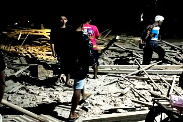 Breaking News! Ledakan Mercon di  Ponggok Blitar, Puluhan Rumah Hancur