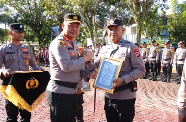 Tiga Personil Polres Aceh Barat Mendapat Penghargaan Prestasi