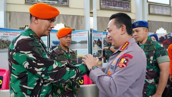 Kapolri Apresiasi TNI yang 'Berputar' dan Tim Gabungan Evakuasi Kapolda Jambi