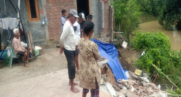 Longsor di Sungai Mungkung Sidoharjo Sragen, 3 Rumah Warga Rusak